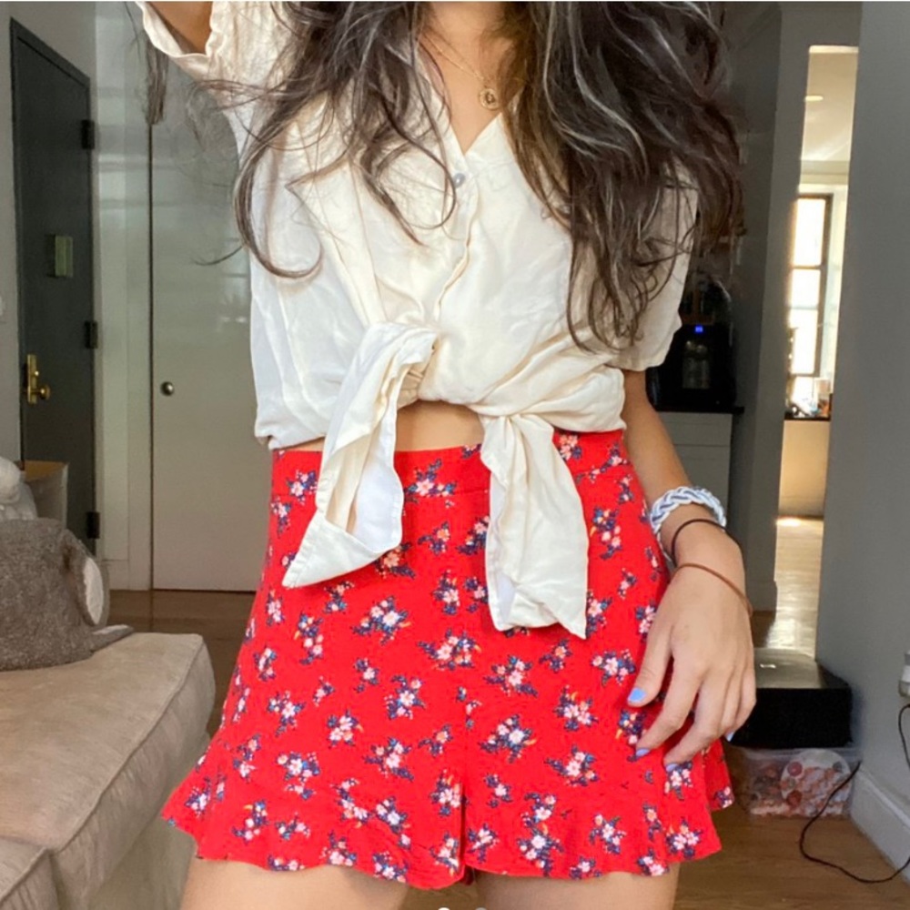 RED FLOWERY SHORTS/SKIRT